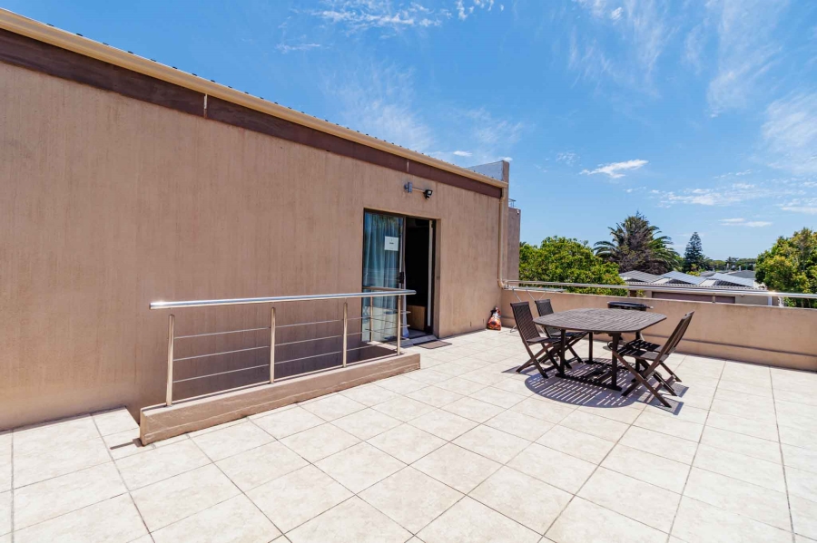 To Let 1 Bedroom Property for Rent in Table View Western Cape